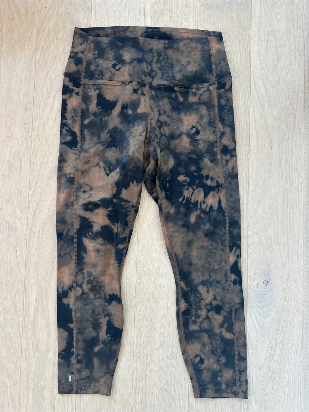 NOBULL Tie-Dye High-Rise Leggings 25” with side pockets - Black & Brown medium